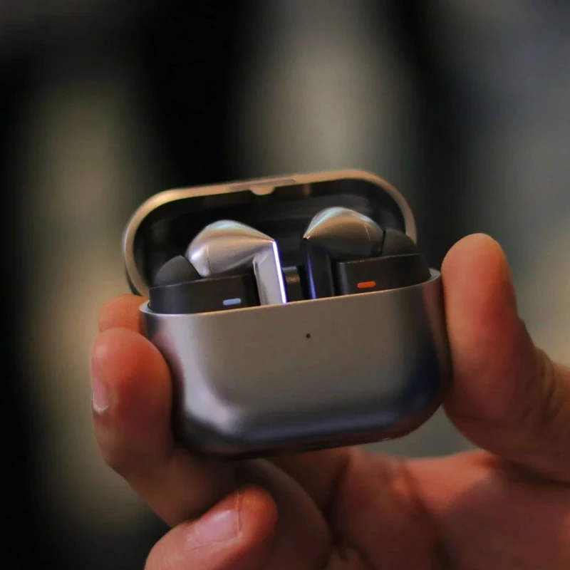 هدفون بلوتوثی سامسونگ مدل Galaxy Buds3 Pro هدفون بلوتوثی سامسونگ مدل Galaxy Buds3 Pro